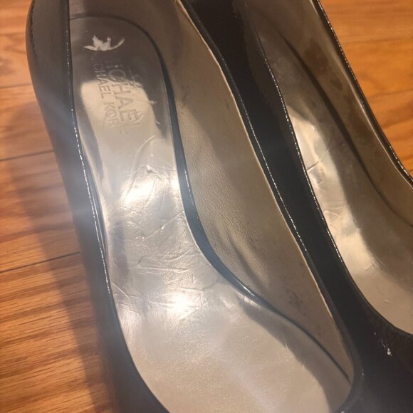 Michael Kors Michael Monogram GF 15 F Black Patent Leather Pumps WMS SZ 7.5 M - Picture 4 of 8